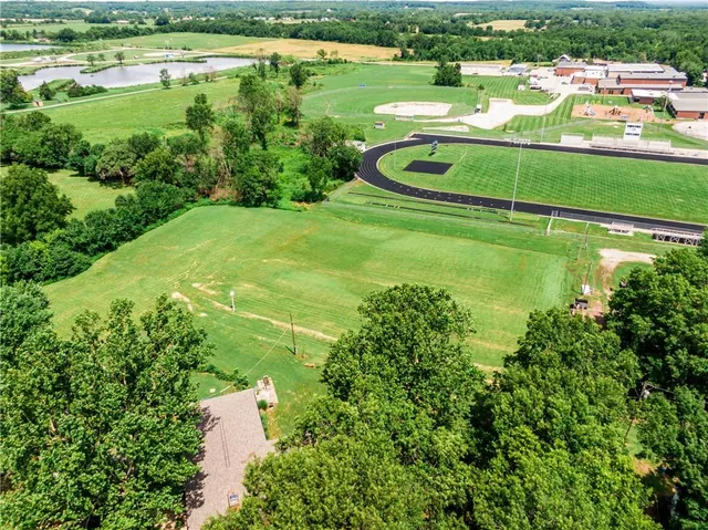 $290,000 | 601 14th Street, Pleasanton, KS 66075