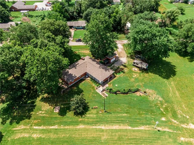 $290,000 | 601 14th Street, Pleasanton, KS 66075