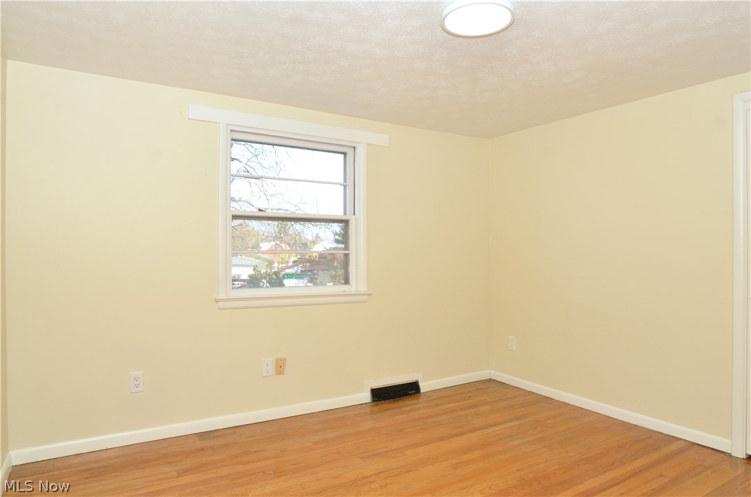 11117 Exeter Road Garfield Heights, OH 44125 - Photo 22 of 35