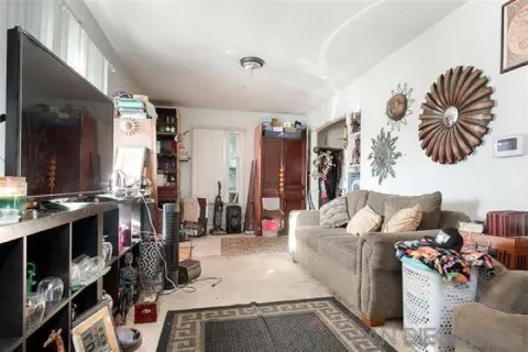 $1,200,000 | 811 South 32nd Street, San Diego, CA 92113