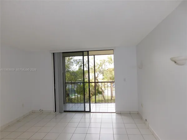 $1,900 | 8025 Southwest 107th Avenue, Unit 321, Miami, FL 33173