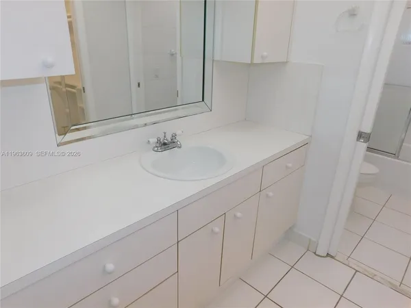 $1,900 | 8025 Southwest 107th Avenue, Unit 321, Miami, FL 33173