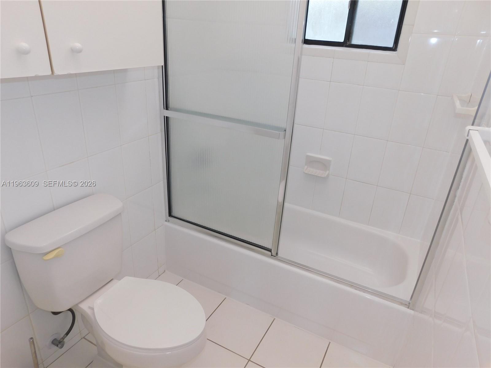 8025 Southwest 107th Avenue, Unit 321 Miami, FL 33173 - Photo 8 of 24 MASTER BATH