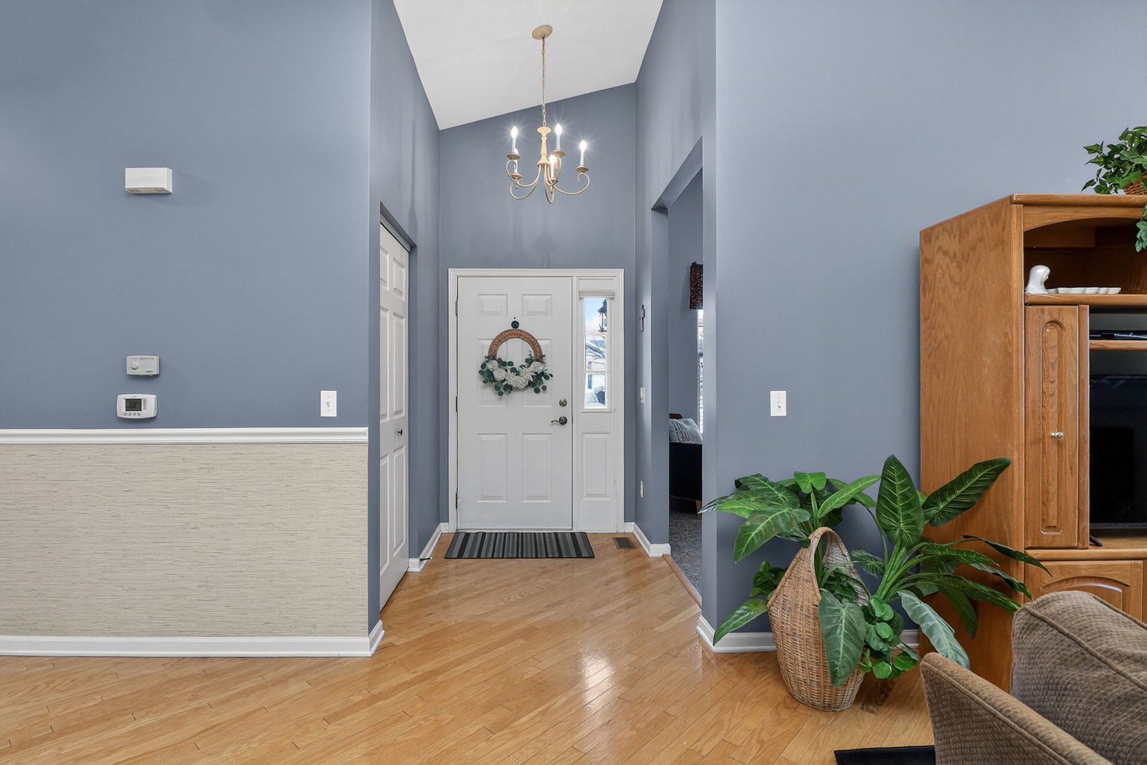 1592 Ludington Circle Romeoville, IL 60446 - Photo 3 of 24