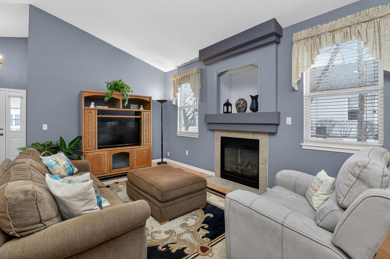 1592 Ludington Circle Romeoville, IL 60446 - Photo 4 of 24