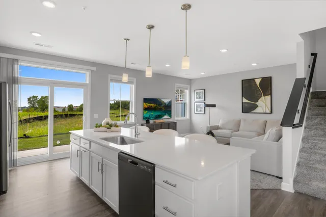 $2,995 | 9376 4th Street North, Lake Elmo, MN 55042