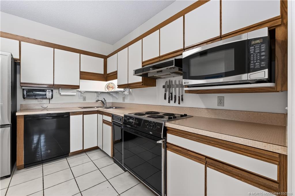 12455 Harbour Ridge Boulevard, Unit 25 Palm City, FL 34990 - Photo 12 of 37