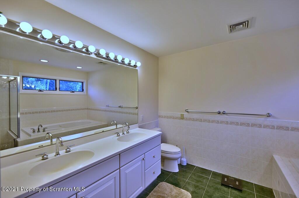 649 White Birch Road Clarks Summit, PA 18411 - Photo 38 of 81 Gallery Image 38