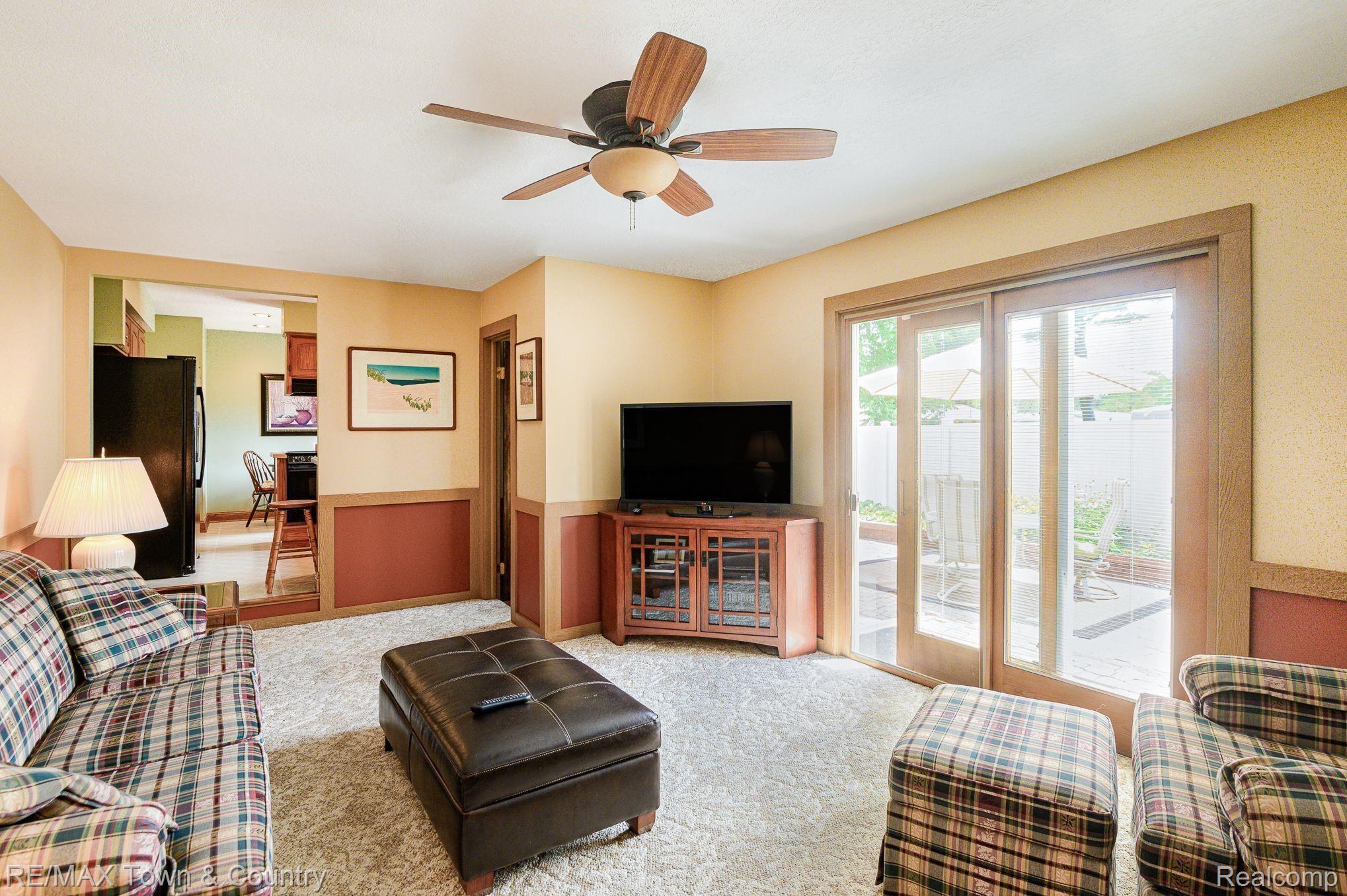 932 Springview Drive Flushing, MI 48433 - Photo 11 of 24 21.jpeg
