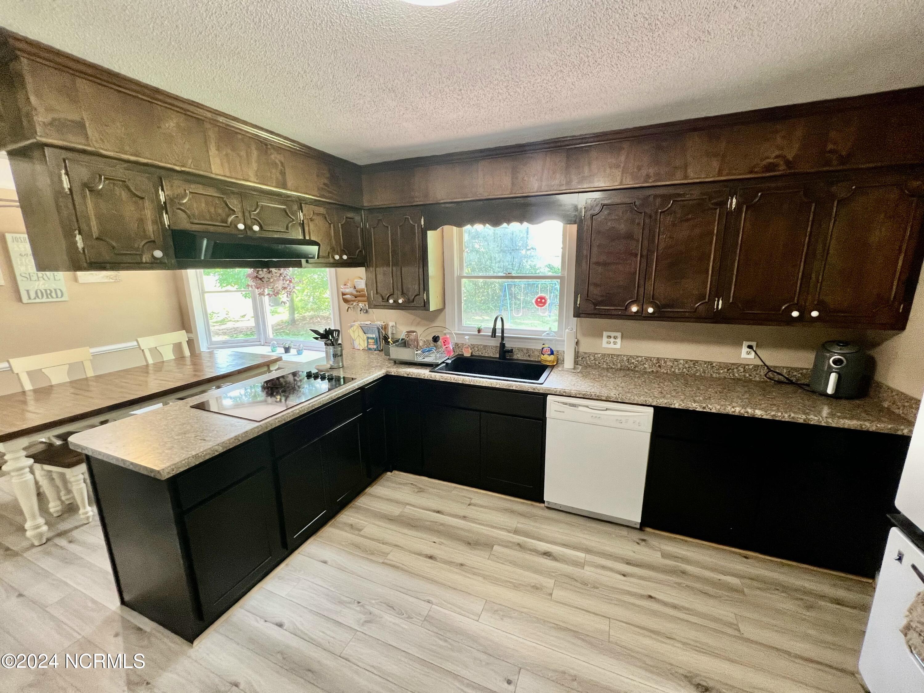 255 Gray Road Vanceboro, NC 28586 - Photo 15 of 22 Kitchen