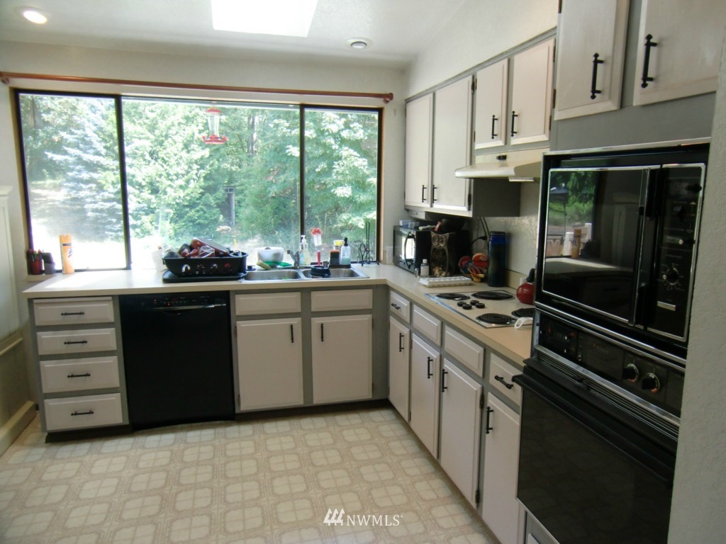 917 Duchess Road Bothell, WA 98012 - Photo 10 of 23