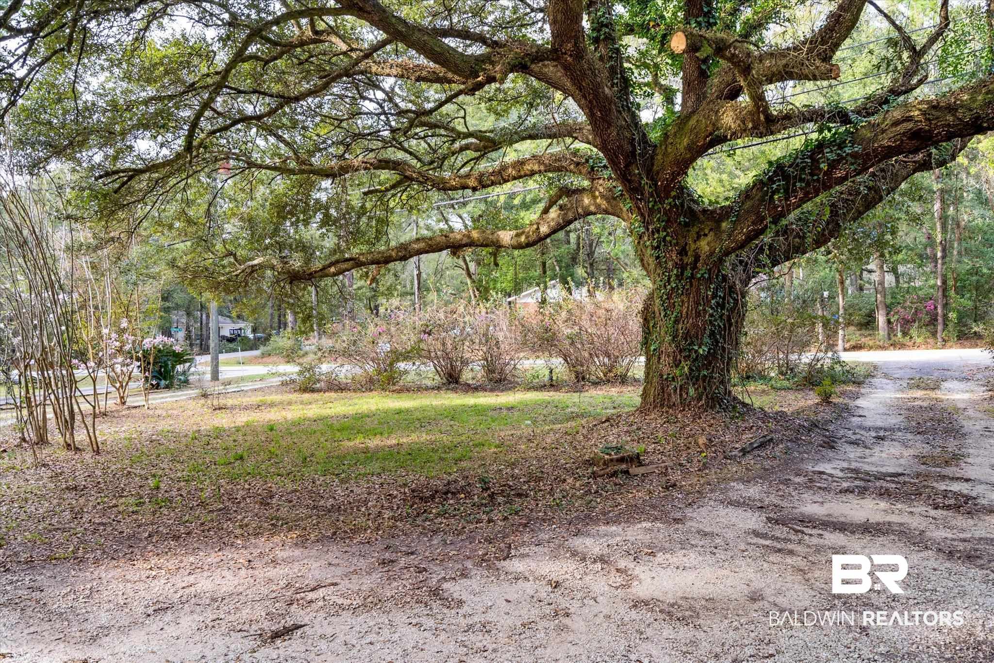 910 Whispering Pines Road Daphne, AL 36526 - Photo 18 of 21