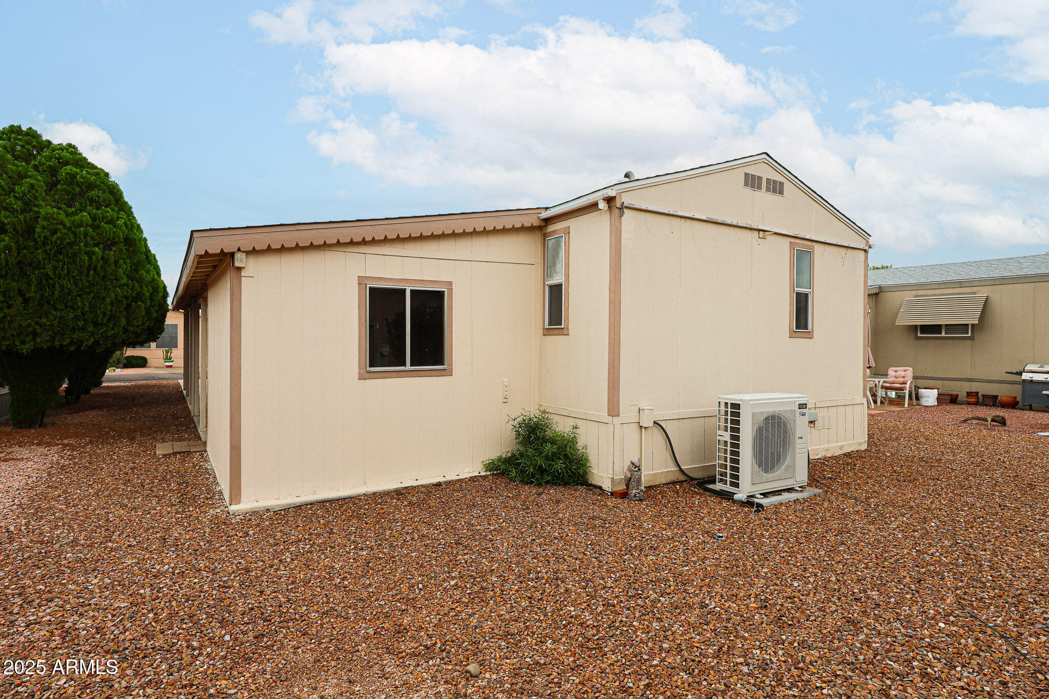 3901 East Pinnacle Peak Road, Unit 36 Phoenix, AZ 85050 - Photo 20 of 26 a view of a garage