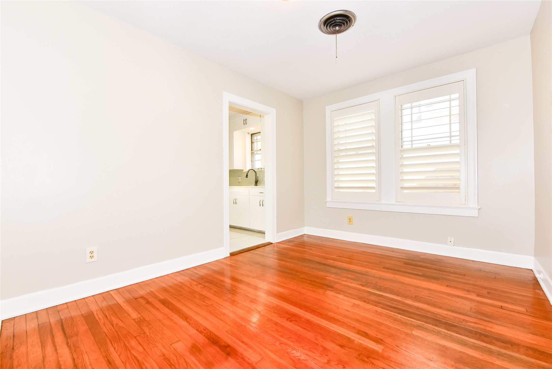 3908 Becker Avenue Austin, TX 78751 - Photo 11 of 23