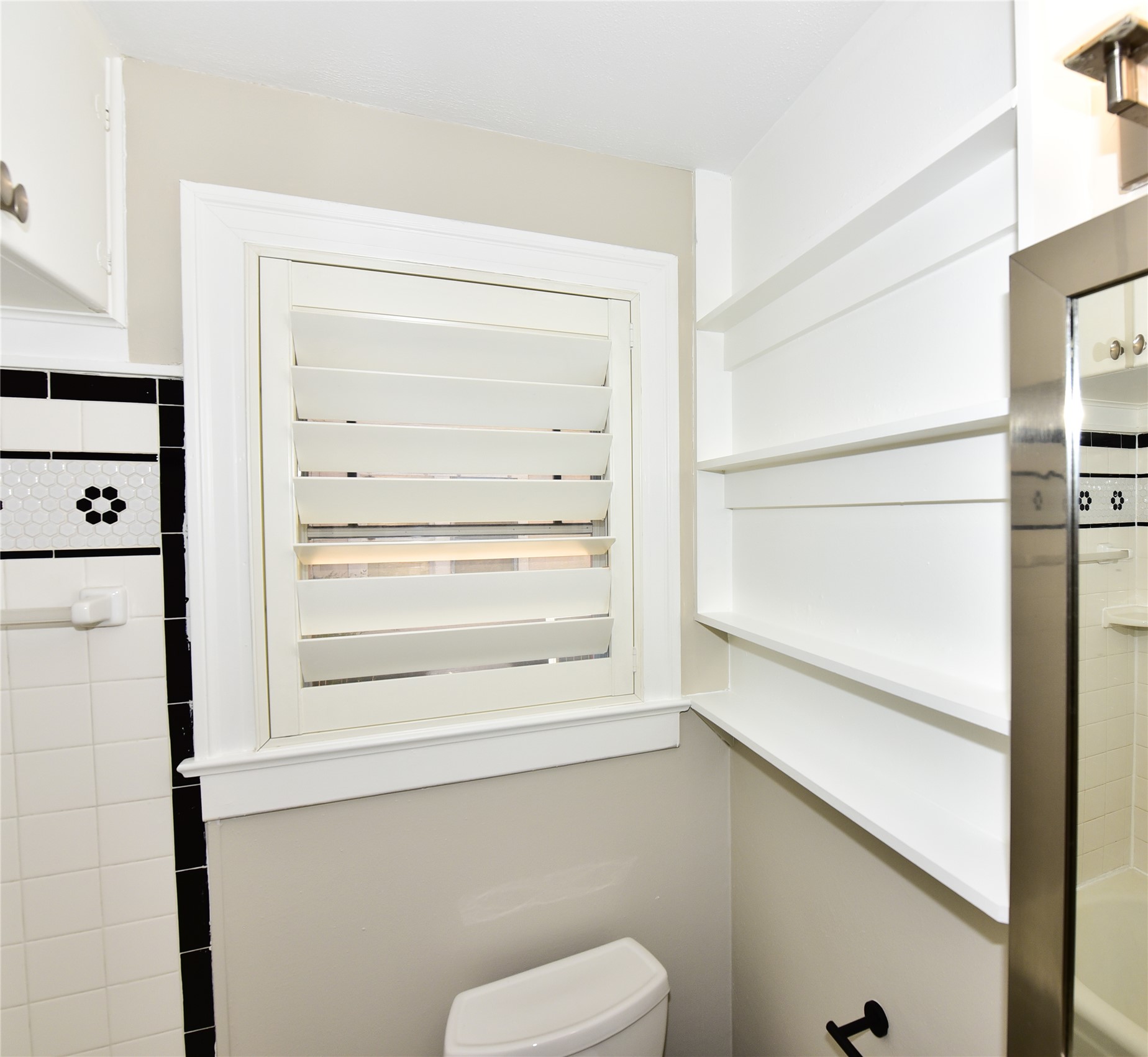 3908 Becker Avenue Austin, TX 78751 - Photo 12 of 23