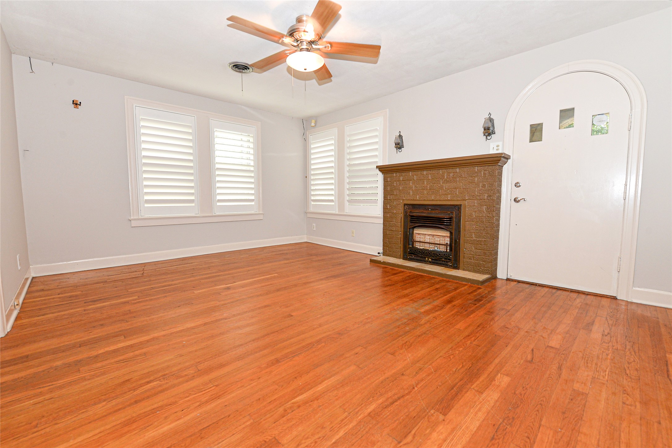 3908 Becker Avenue Austin, TX 78751 - Photo 8 of 23