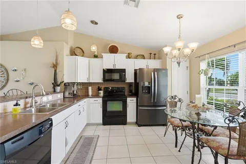 $300,000 | 21 Tropicana Parkway East, Cape Coral, FL 33909