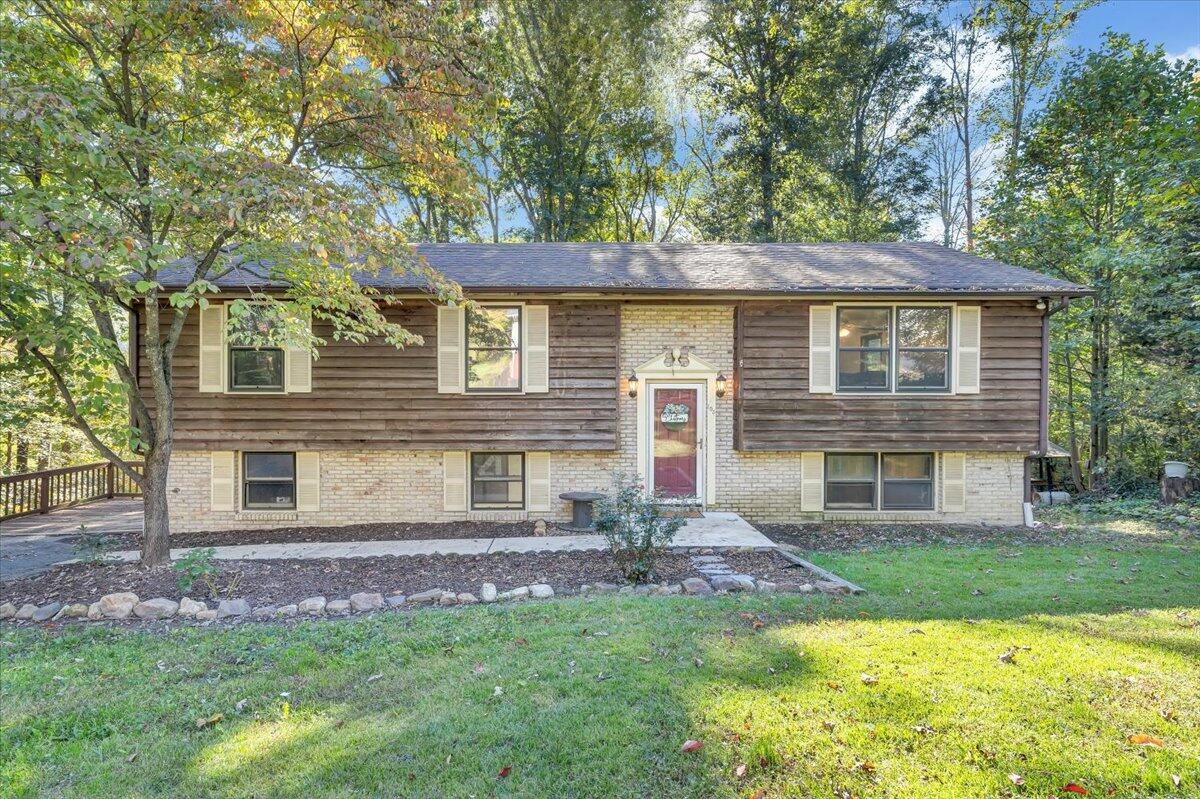 105 Enderley Road Covington, VA 24426 - Photo 2 of 41 02-MIB03256