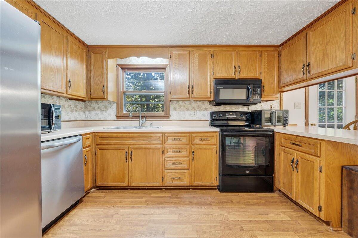 105 Enderley Road Covington, VA 24426 - Photo 4 of 41 04-MIB03196