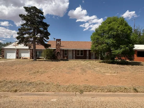 $53,000 | 916 16th Street, Seagraves, TX 79359