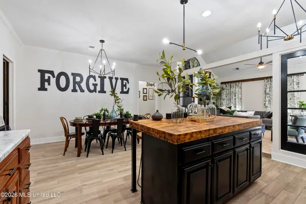 $565,000 | 2314 Highway 7, Holly Springs, MS 38635