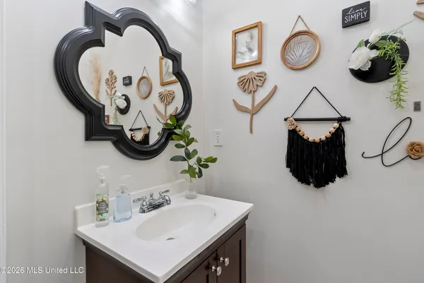 $565,000 | 2314 Highway 7, Holly Springs, MS 38635