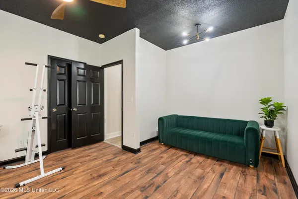 $565,000 | 2314 Highway 7, Holly Springs, MS 38635