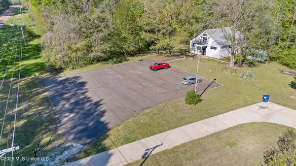 $565,000 | 2314 Highway 7, Holly Springs, MS 38635