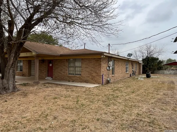 $161,000 | 211 East Alamo Street, Carrizo Springs, TX 78834