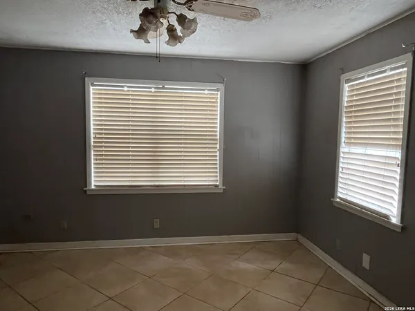 $161,000 | 211 East Alamo Street, Carrizo Springs, TX 78834