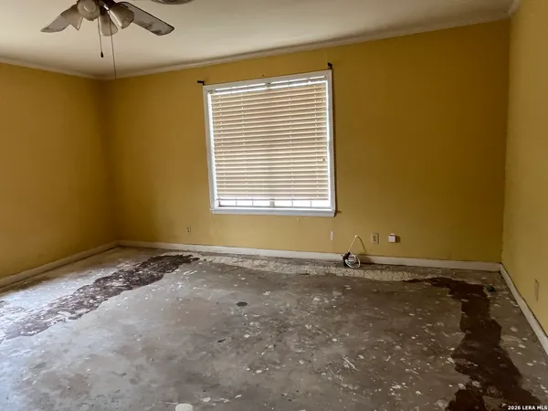 $161,000 | 211 East Alamo Street, Carrizo Springs, TX 78834