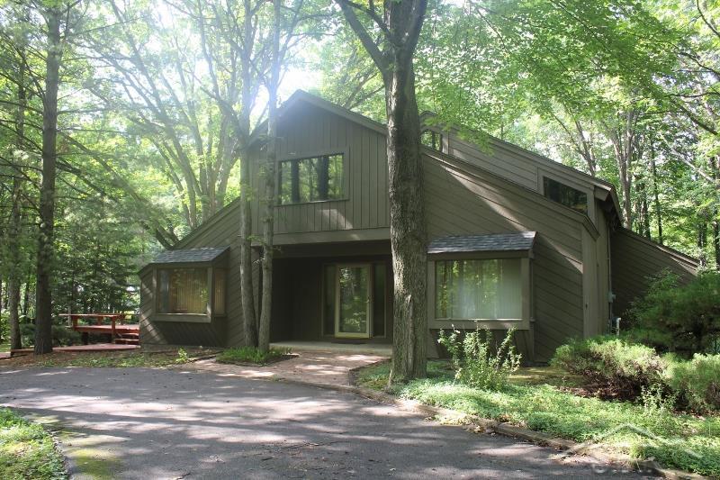 11400 Geddes Road Freeland, MI 48623 - Photo 1 of 26 31298950.JPG