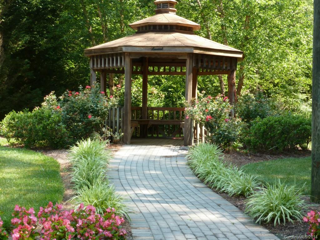 710 Overlook Road Lowell, NC 28098 - Photo 12 of 14