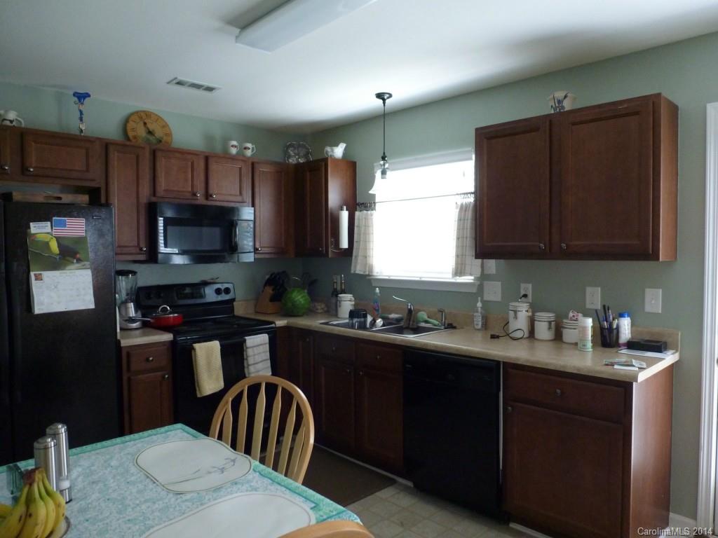 710 Overlook Road Lowell, NC 28098 - Photo 4 of 14