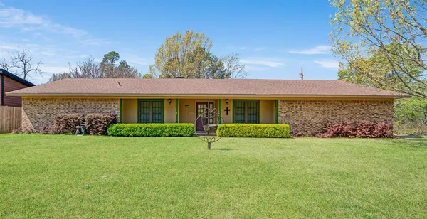 $289,000 | 695 20th Street Northeast, Paris, TX 75460
