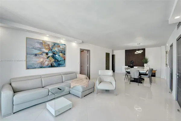 $7,900 | 4001 South Ocean Drive, Unit 16P, Hollywood, FL 33019