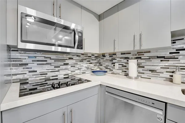 $7,900 | 4001 South Ocean Drive, Unit 16P, Hollywood, FL 33019