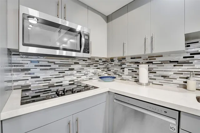 $7,900 | 4001 South Ocean Drive, Unit 16P, Hollywood, FL 33019