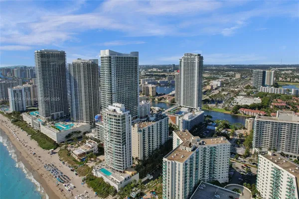 $7,900 | 4001 South Ocean Drive, Unit 16P, Hollywood, FL 33019