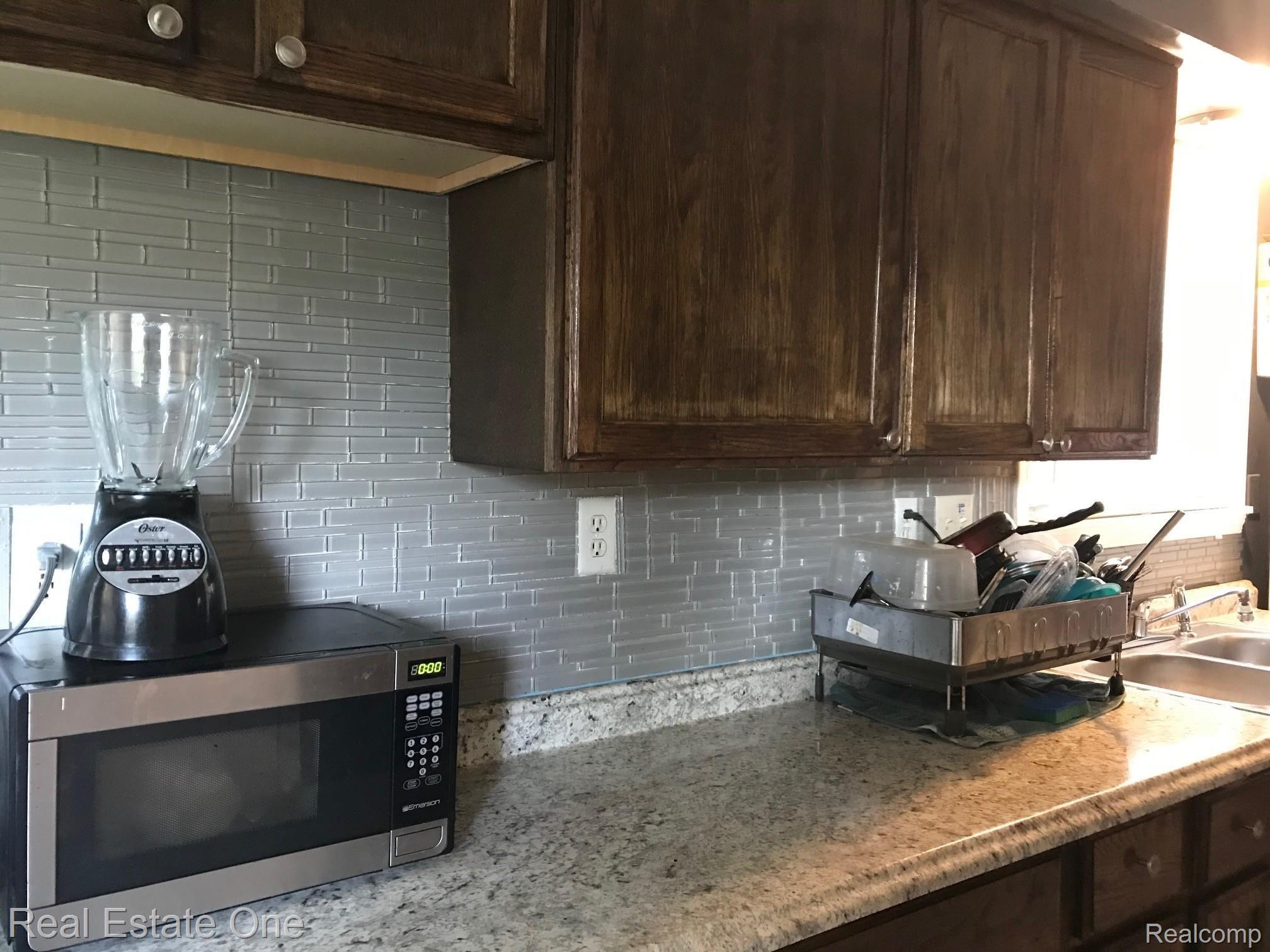 18807 Kelly Road Detroit, MI 48224 - Photo 8 of 12 Updated Kitchen