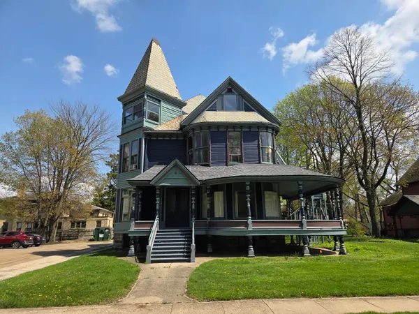 $1,000,000 | 316-324 Stuart Avenue, Kalamazoo, MI 49007
