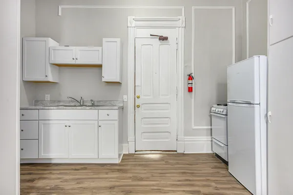 $1,000,000 | 316-324 Stuart Avenue, Kalamazoo, MI 49007