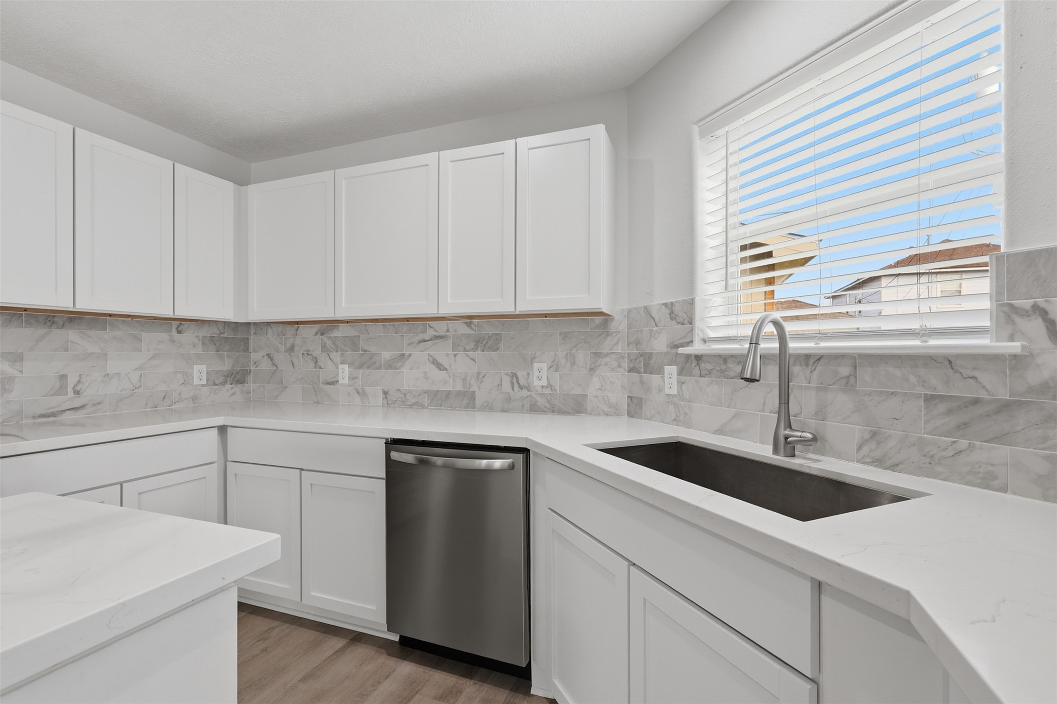 9026 McGallion Road Houston, TX 77022 - Photo 12 of 32 Kitchen