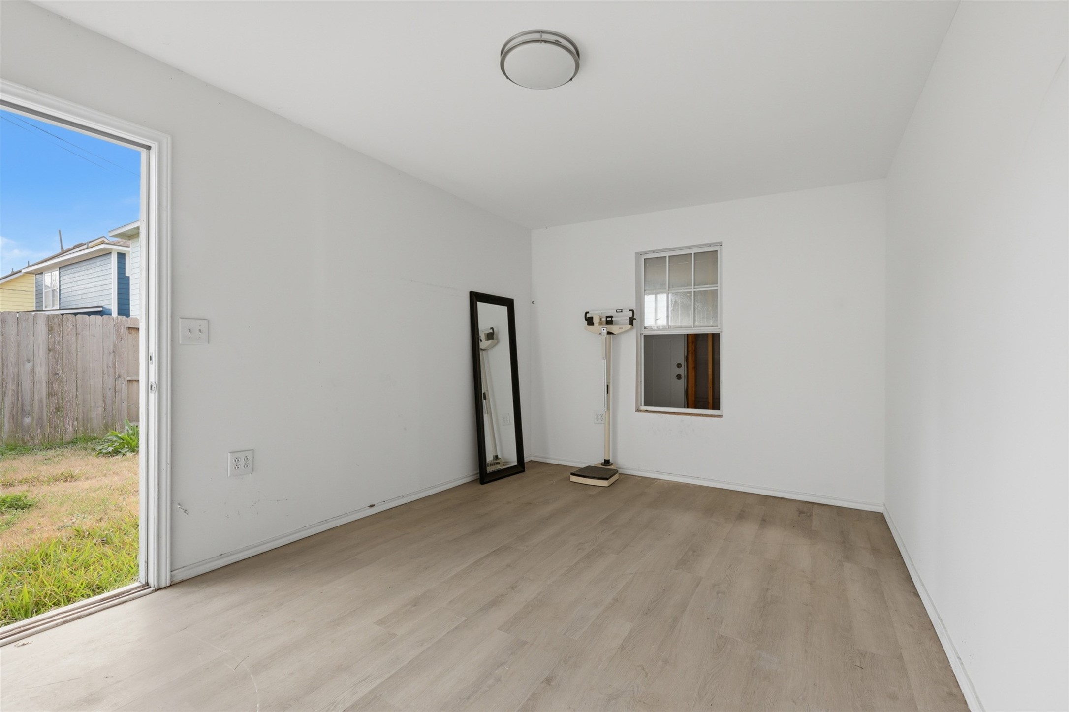 9026 McGallion Road Houston, TX 77022 - Photo 31 of 32 Backyard Storage Space