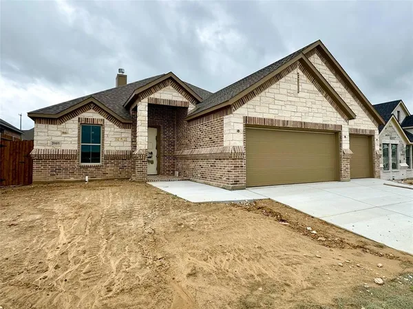 $394,500 | 2005 Belle Lagos Lane, Cleburne, TX 76033