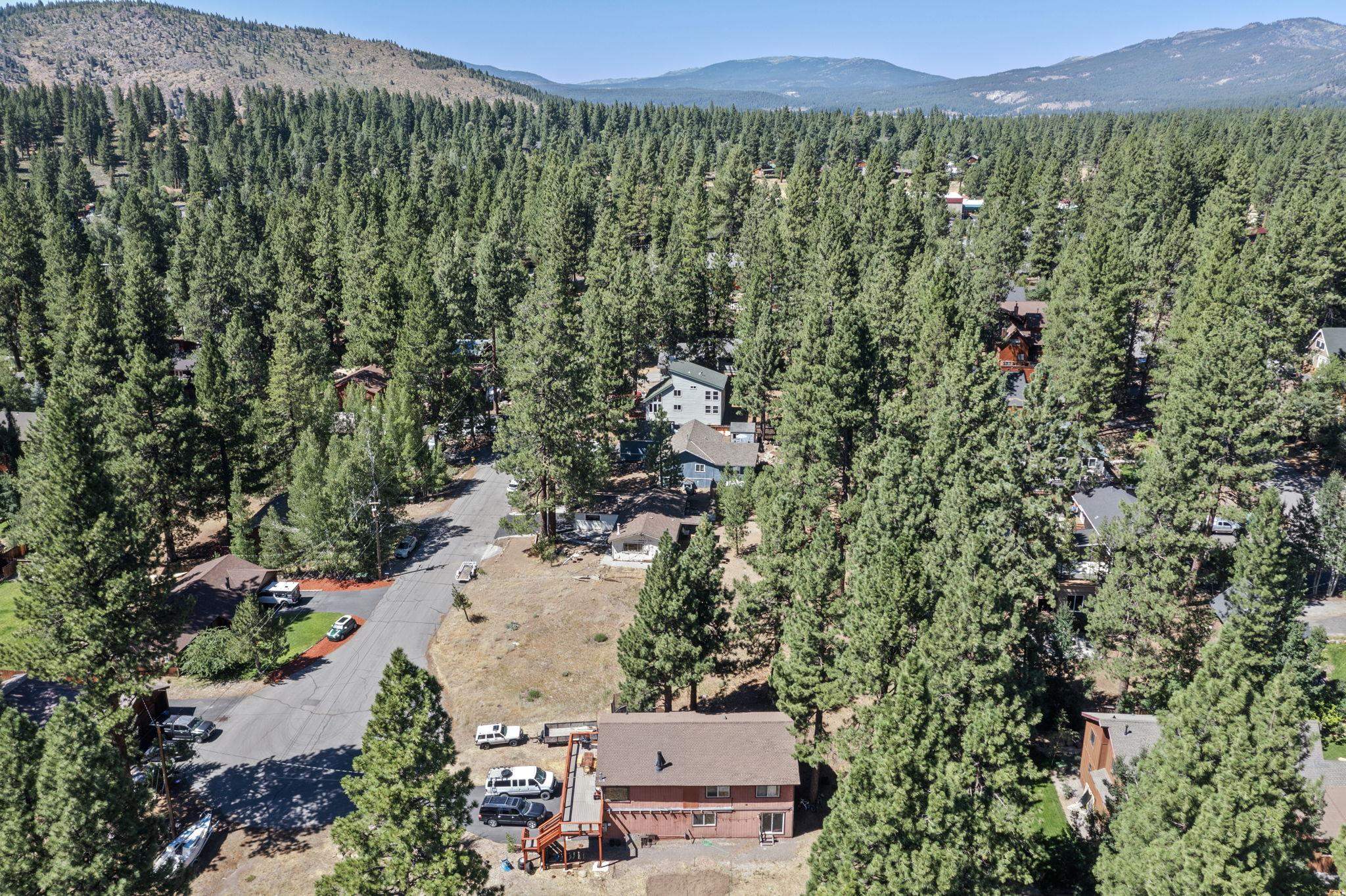 10583 Laburnham Circle Truckee, CA 96161 - Photo 13 of 14 an aerial view of a house with a yard