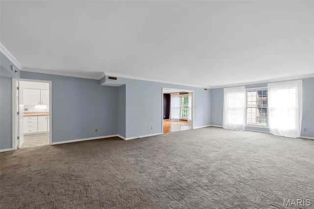 $274,900 | 561 Sarah Lane, Unit 103, Creve Coeur, MO 63141