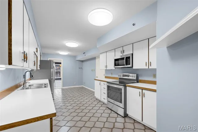 $274,900 | 561 Sarah Lane, Unit 103, Creve Coeur, MO 63141