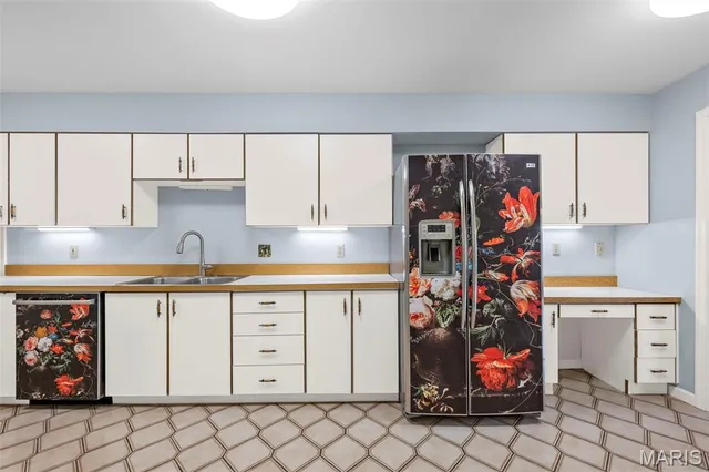 $274,900 | 561 Sarah Lane, Unit 103, Creve Coeur, MO 63141