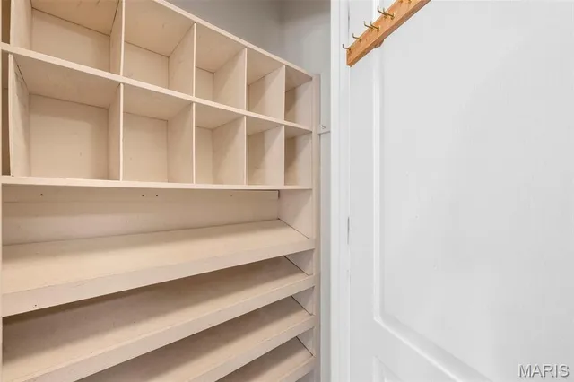 $274,900 | 561 Sarah Lane, Unit 103, Creve Coeur, MO 63141